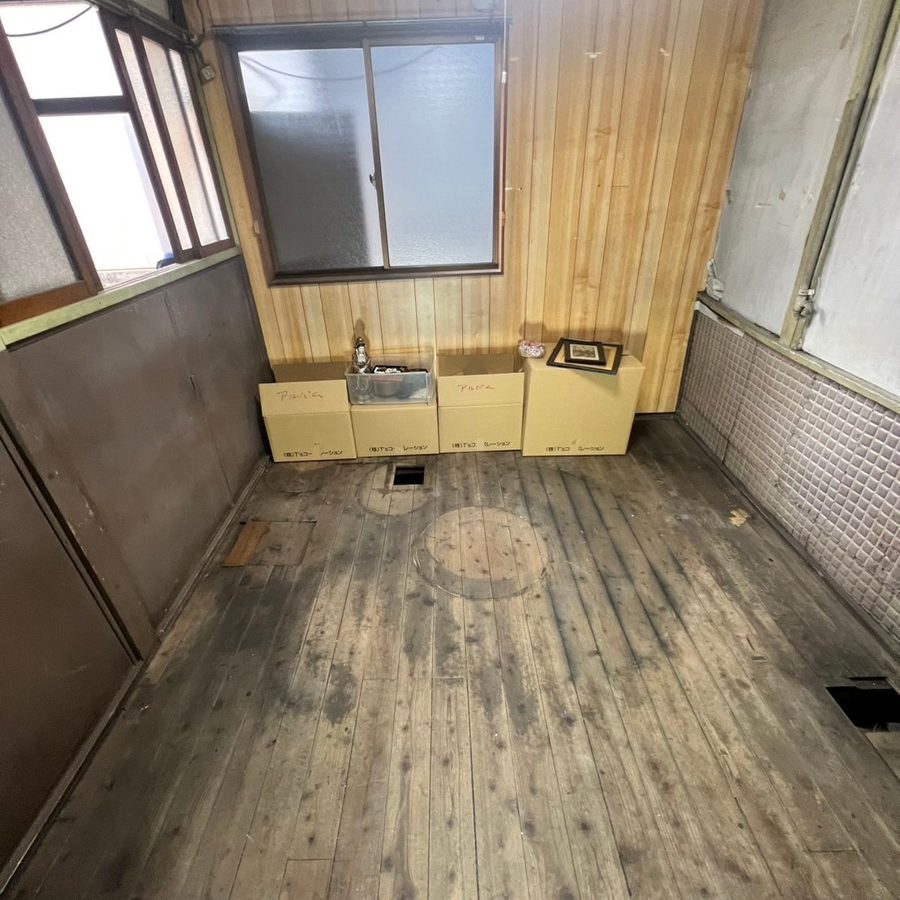 整理後の同じ居室。お荷物をすべて搬出した状態(大阪市城東区)
